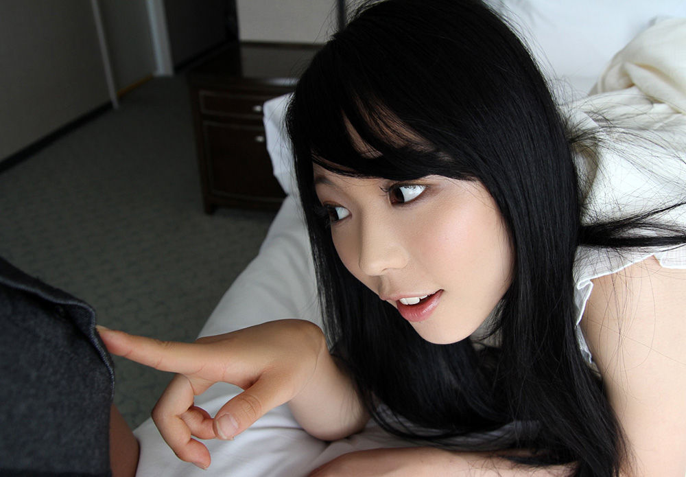 女の子がエッチに夢中になっているエロ画像！！正常位でハメられて気持ちよさそうな美少女や、四つん這いで挿入待ちのお姉さんがスケベすぎる