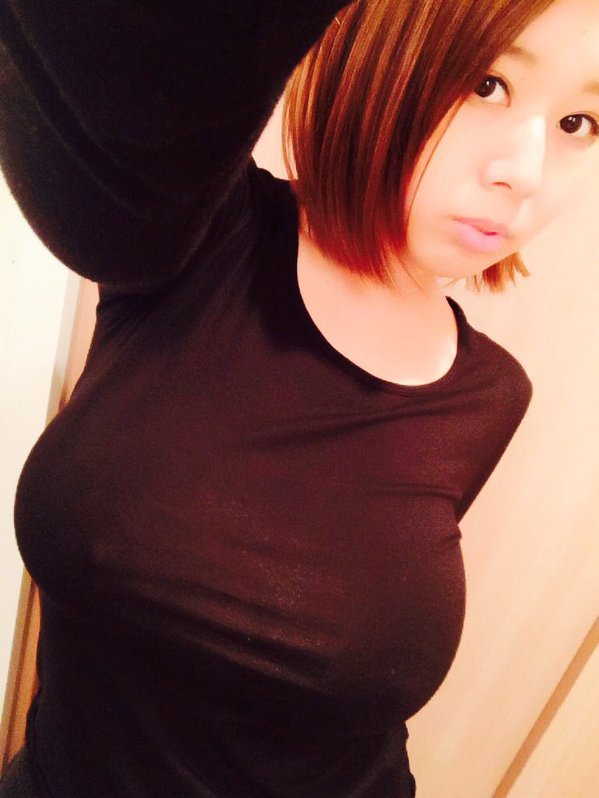 Gカップ以上限定！デカい乳した女の子のAVエロ画像！！後ろから揉まれる巨乳や、バックで突かれて揺れるおっぱいがたまりません