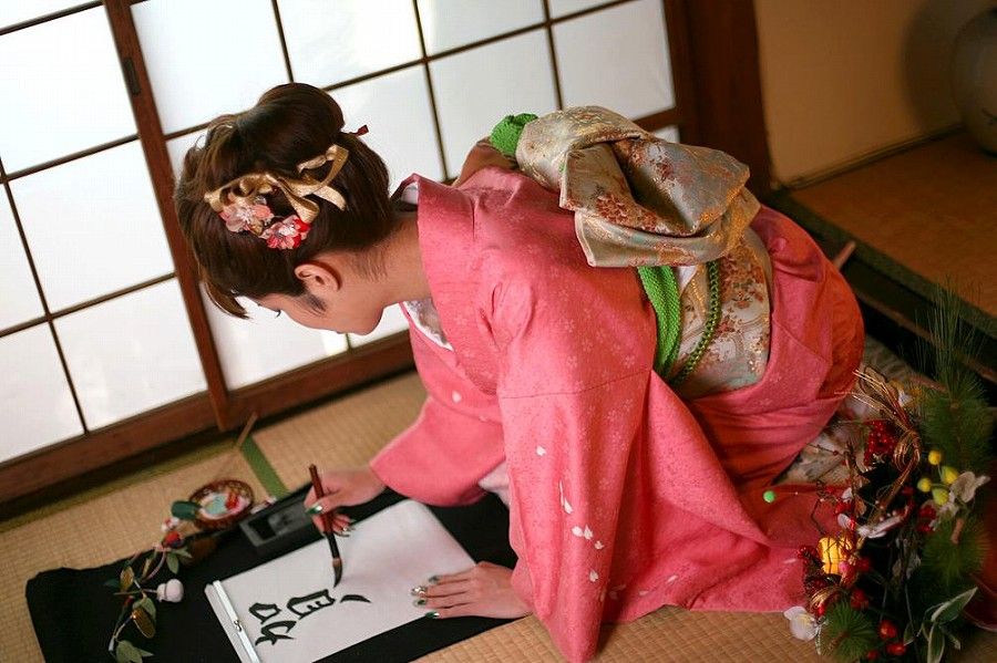 和服の女の子のえっちな画像まとめ！！スレンダーな美女の鎖骨や、ムチムチな体のおねえさんのおしりがそそる