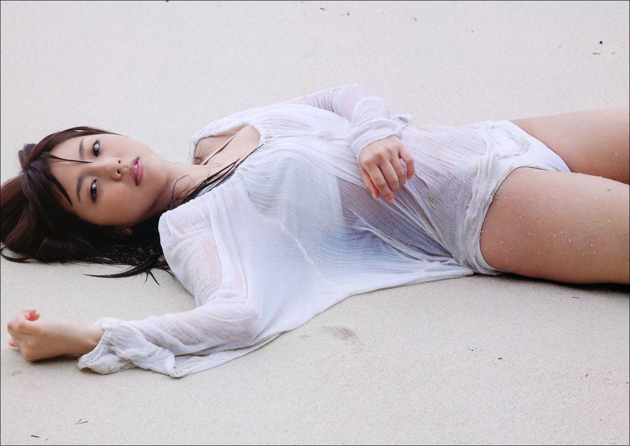 すけべな美女の抜けるエロ画像！！自分でおっぱいを寄せる巨乳の女の子や、バイブを挿入して気持ちよさそうな美女がエロい